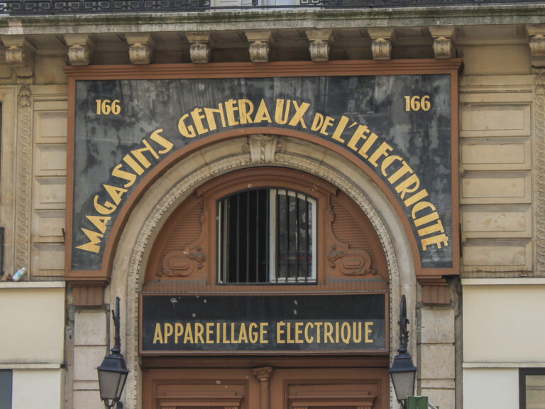 facade voltaire